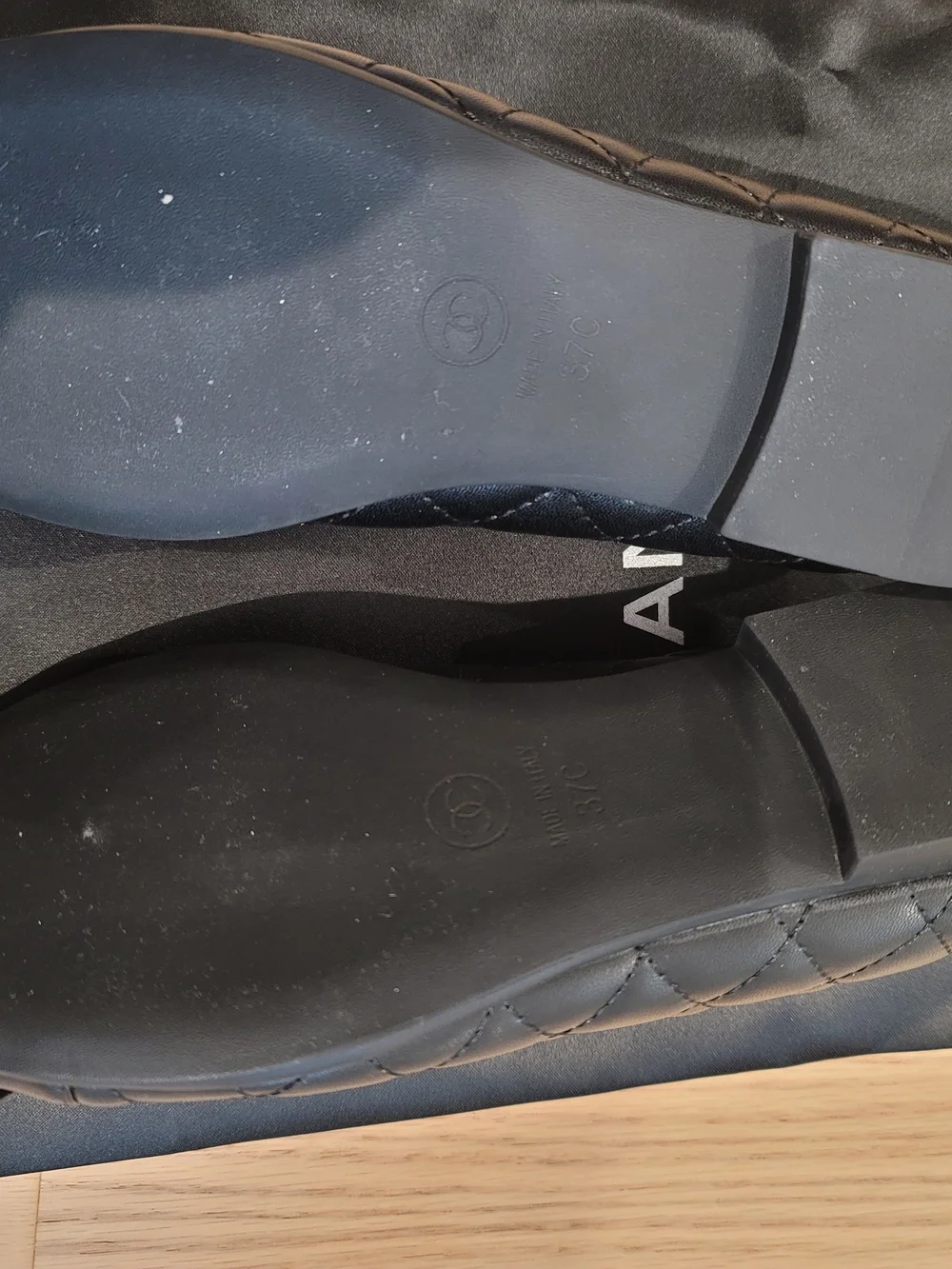 Women’s Black Quilted Leather Ballet Flats - Picture 7 of 10